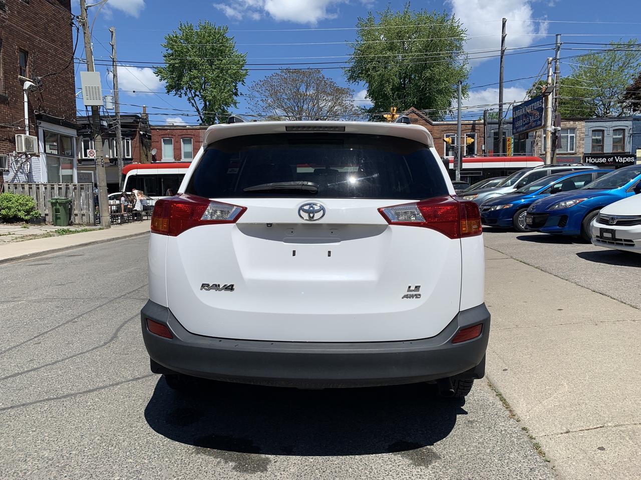 2014 Toyota RAV4 AWD 4dr LE Photo