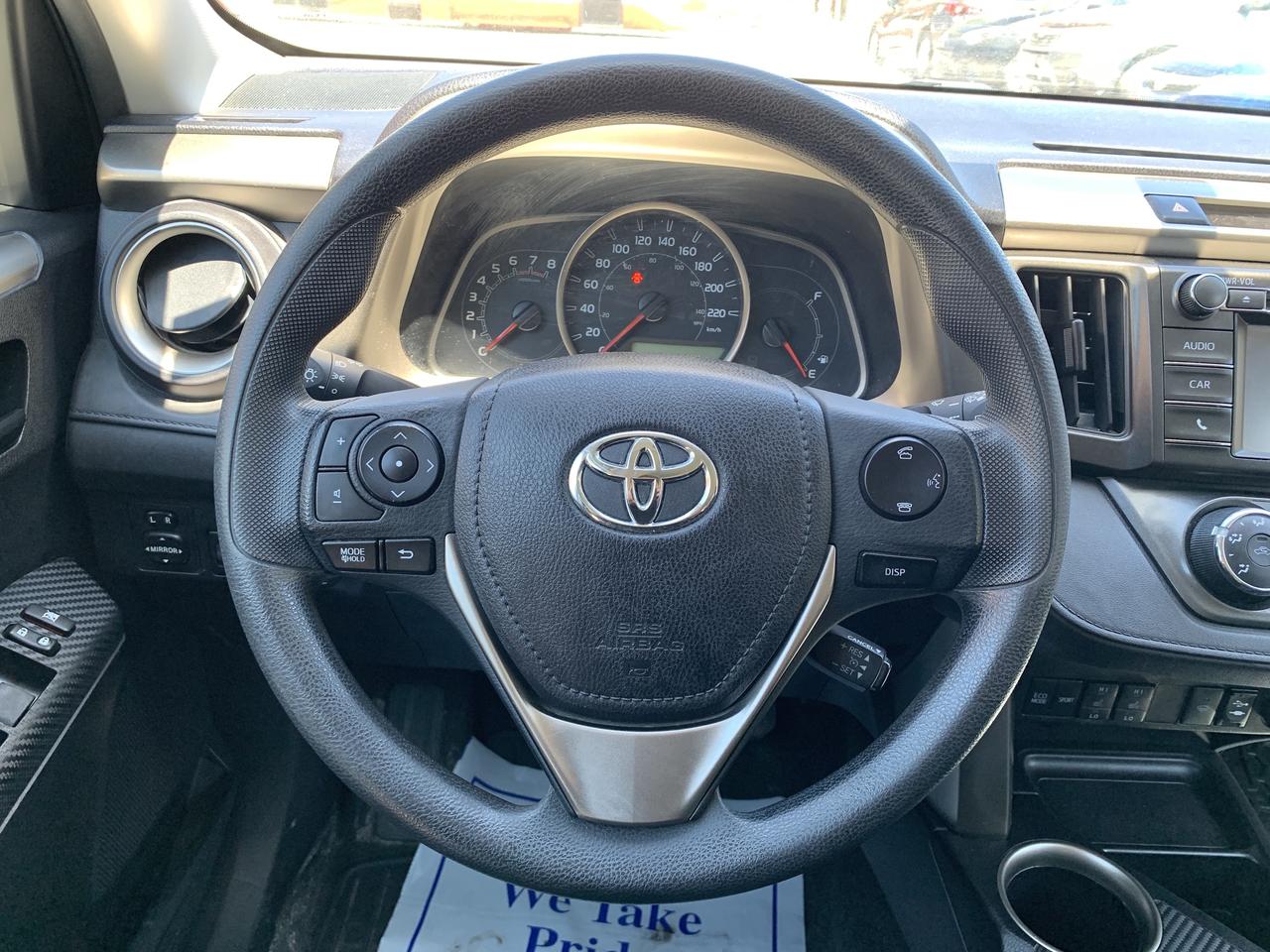 2014 Toyota RAV4 AWD 4dr LE Photo
