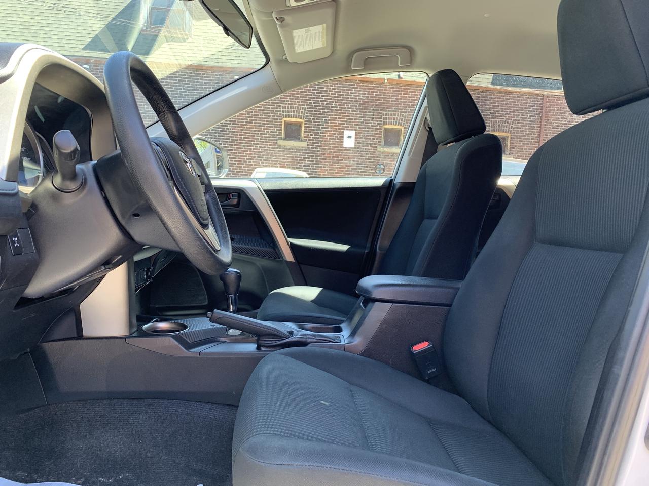 2014 Toyota RAV4 AWD 4dr LE Photo
