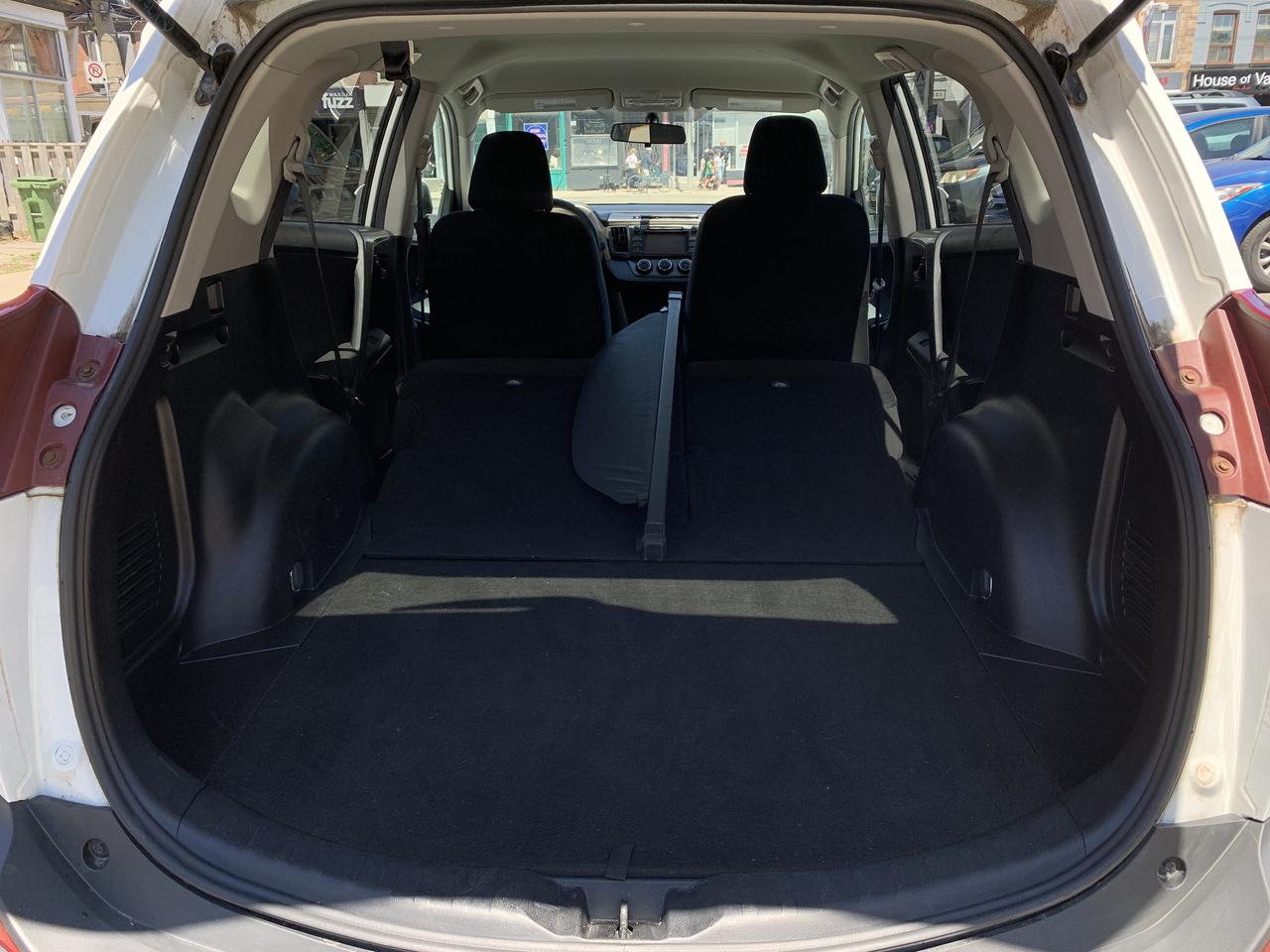 2014 Toyota RAV4 AWD 4dr LE Photo