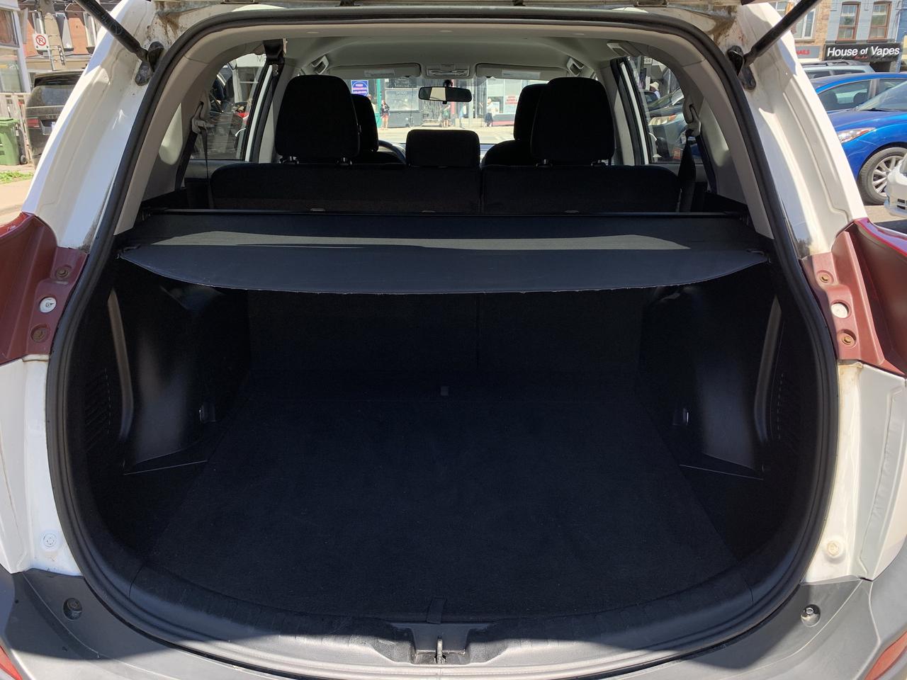 2014 Toyota RAV4 AWD 4dr LE Photo