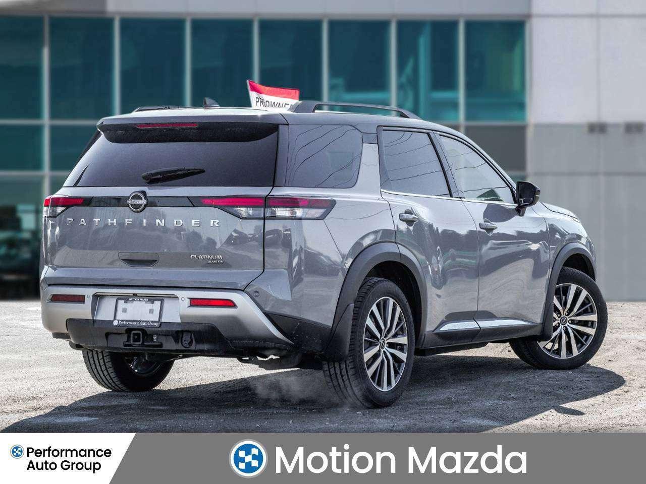 2022 Nissan Pathfinder Platinum Photo
