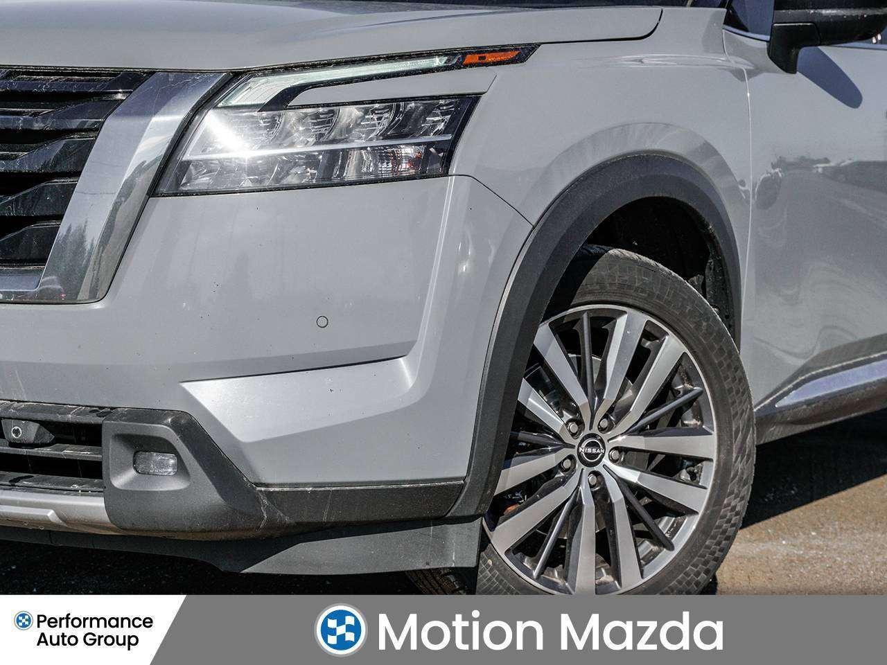 2022 Nissan Pathfinder Platinum Photo