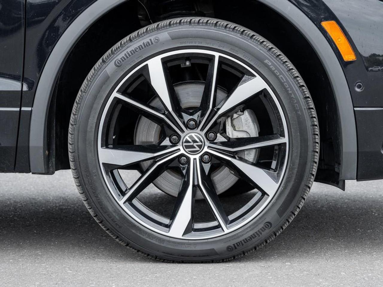 2022 Volkswagen Tiguan Highline R-LINE 4dr All-wheel Drive 4MOTION Photo
