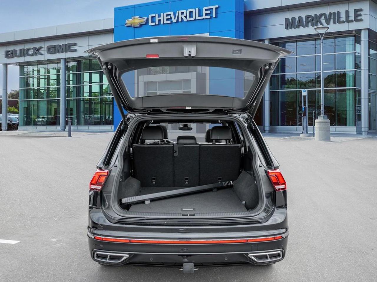 2022 Volkswagen Tiguan Highline R-LINE 4dr All-wheel Drive 4MOTION Photo