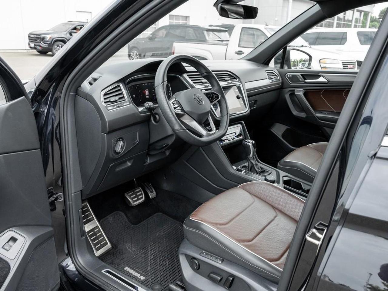 2022 Volkswagen Tiguan Highline R-LINE 4dr All-wheel Drive 4MOTION Photo
