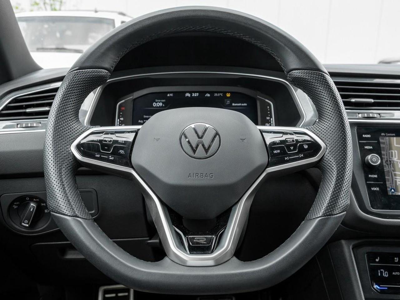 2022 Volkswagen Tiguan Highline R-LINE 4dr All-wheel Drive 4MOTION Photo