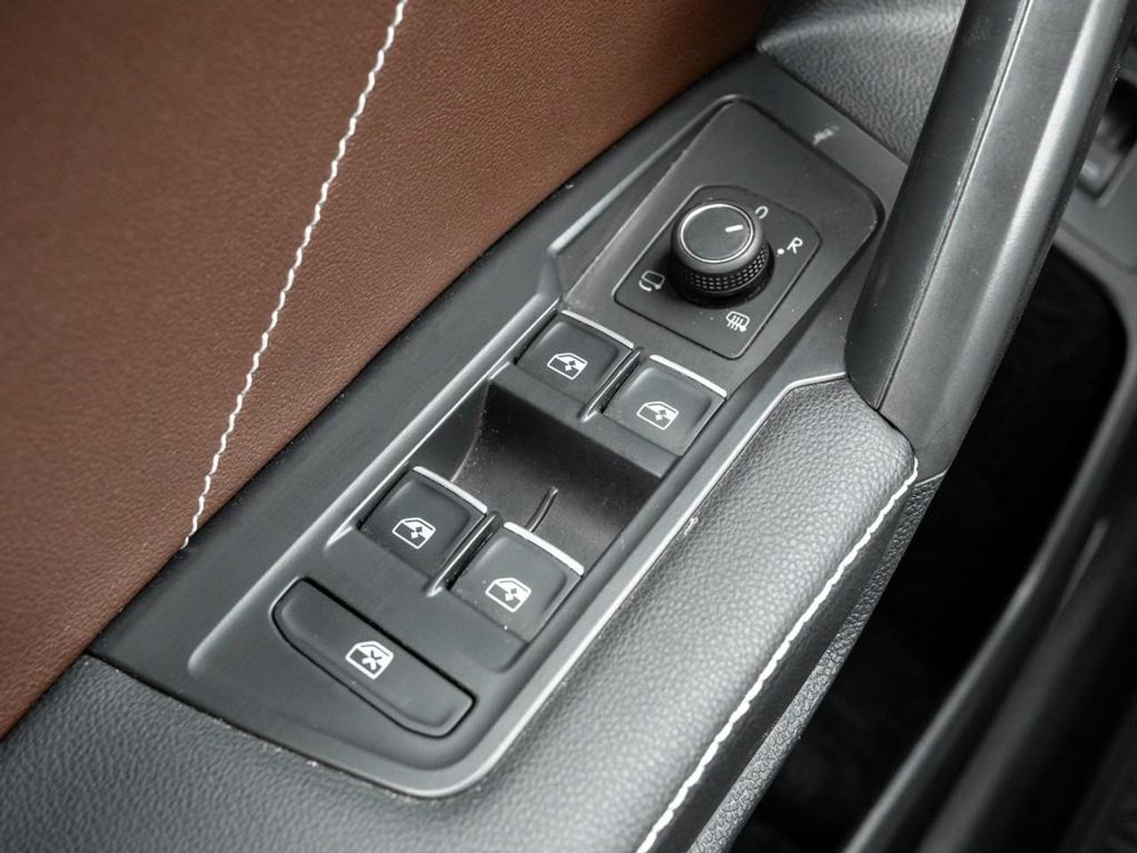 2022 Volkswagen Tiguan Highline R-LINE 4dr All-wheel Drive 4MOTION Photo
