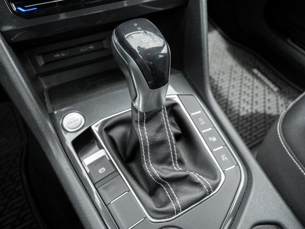 2022 Volkswagen Tiguan Highline R-LINE 4dr All-wheel Drive 4MOTION Photo