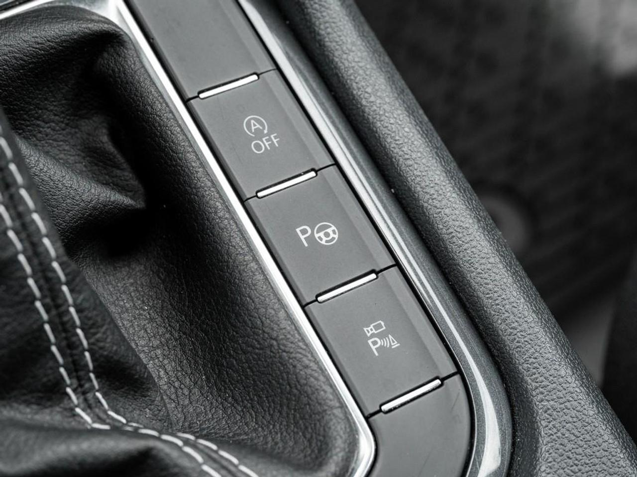 2022 Volkswagen Tiguan Highline R-LINE 4dr All-wheel Drive 4MOTION Photo