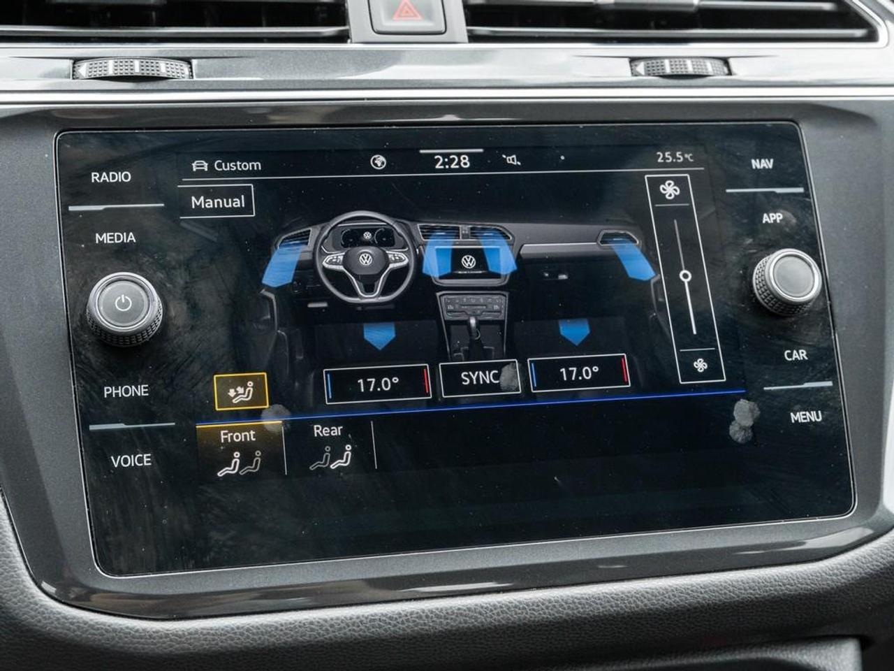 2022 Volkswagen Tiguan Highline R-LINE 4dr All-wheel Drive 4MOTION Photo