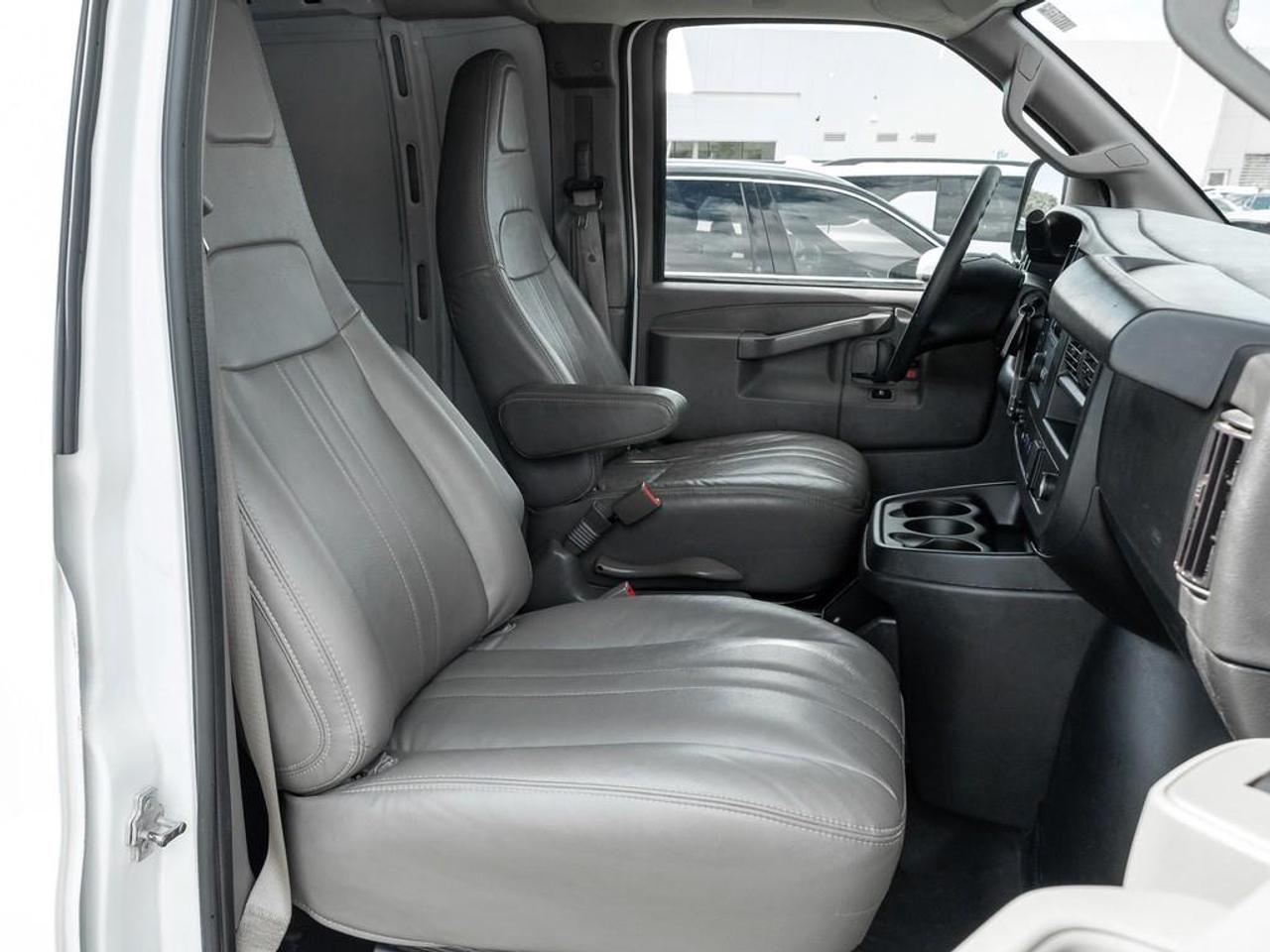 2024 GMC Savana 2500 Work Van Rear-Wheel Drive Extended Cargo Van Photo