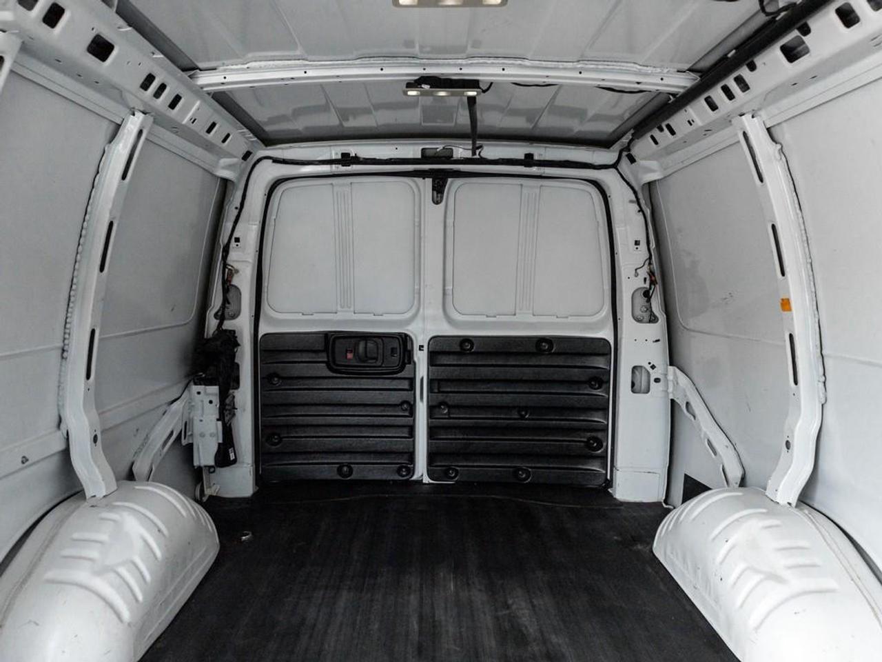 2024 GMC Savana 2500 Work Van Rear-Wheel Drive Extended Cargo Van Photo