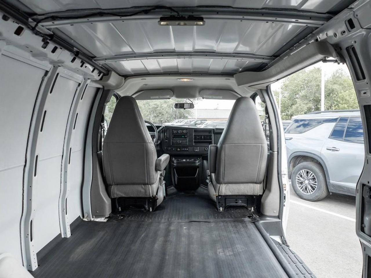 2024 GMC Savana 2500 Work Van Rear-Wheel Drive Extended Cargo Van Photo