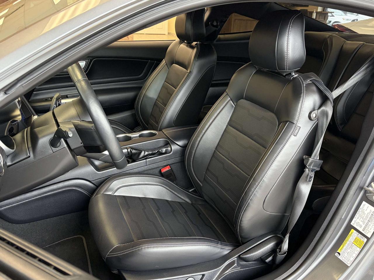2021 Ford Mustang GT Premium HEATED/COOLED SEATS/NAV CALL BELLEVILLE Photo
