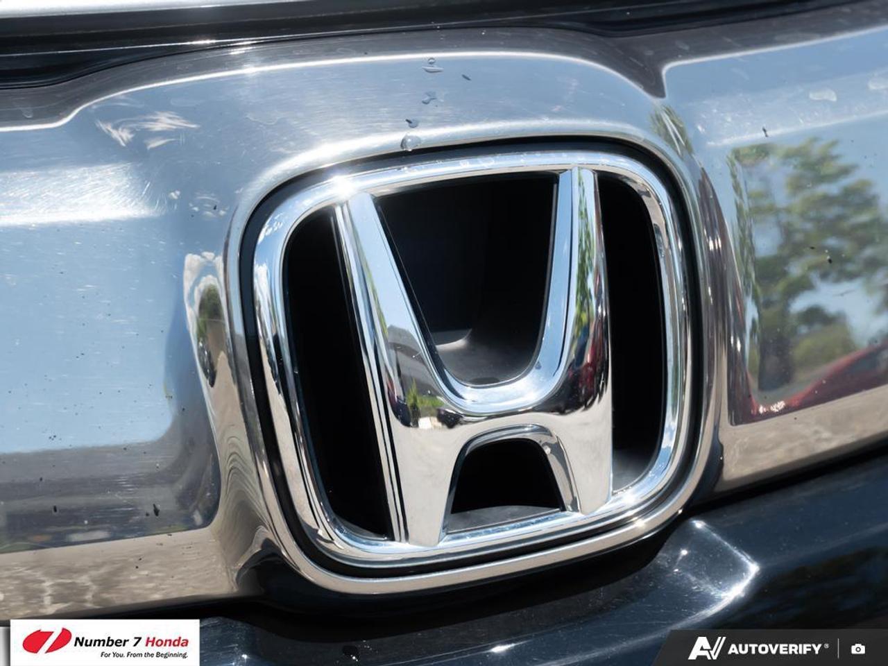 2019 Honda HR-V Touring *NO REPORTED ACCIDENTS*ONE OWNER Photo
