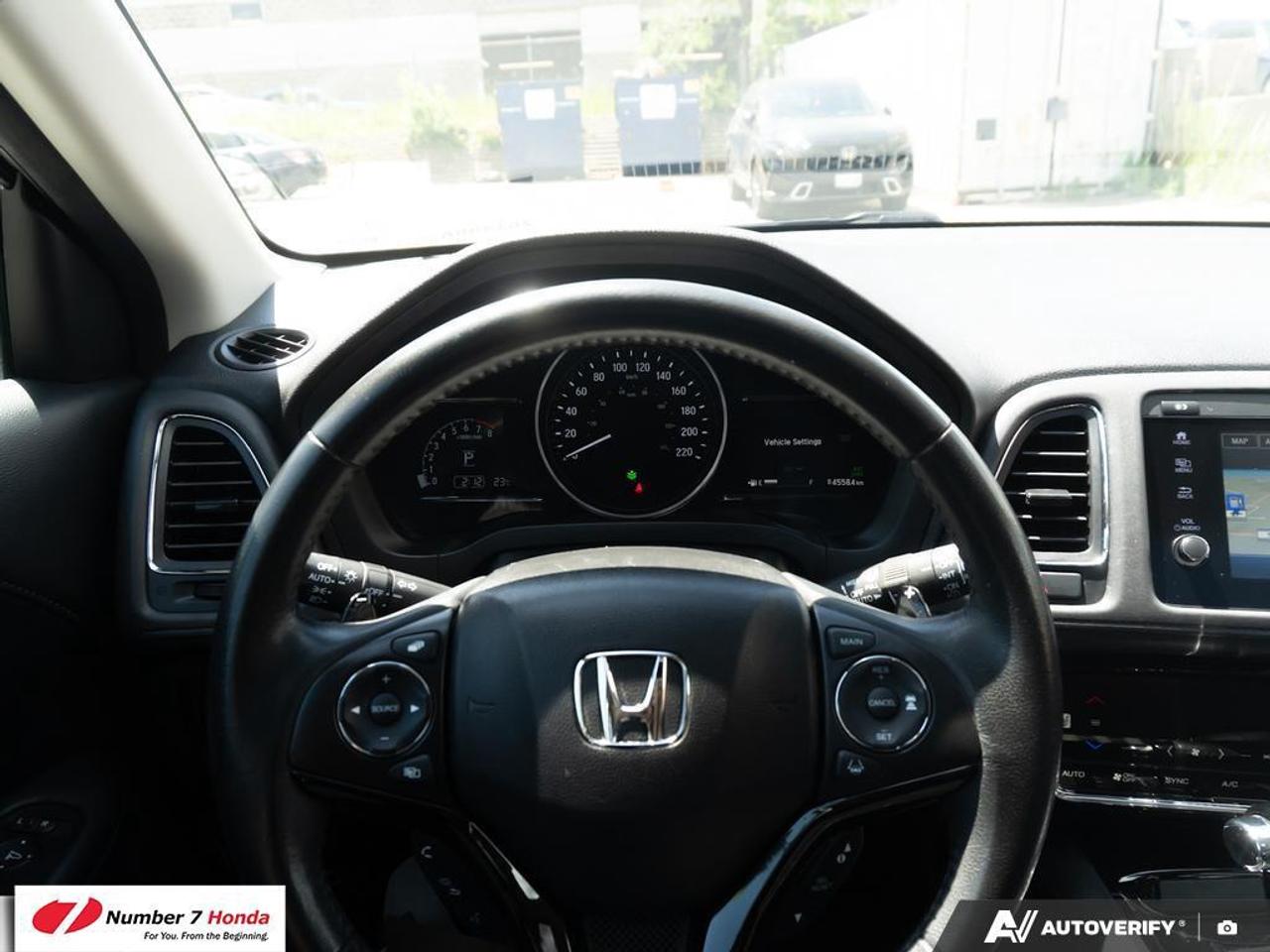 2019 Honda HR-V Touring *NO REPORTED ACCIDENTS*ONE OWNER Photo