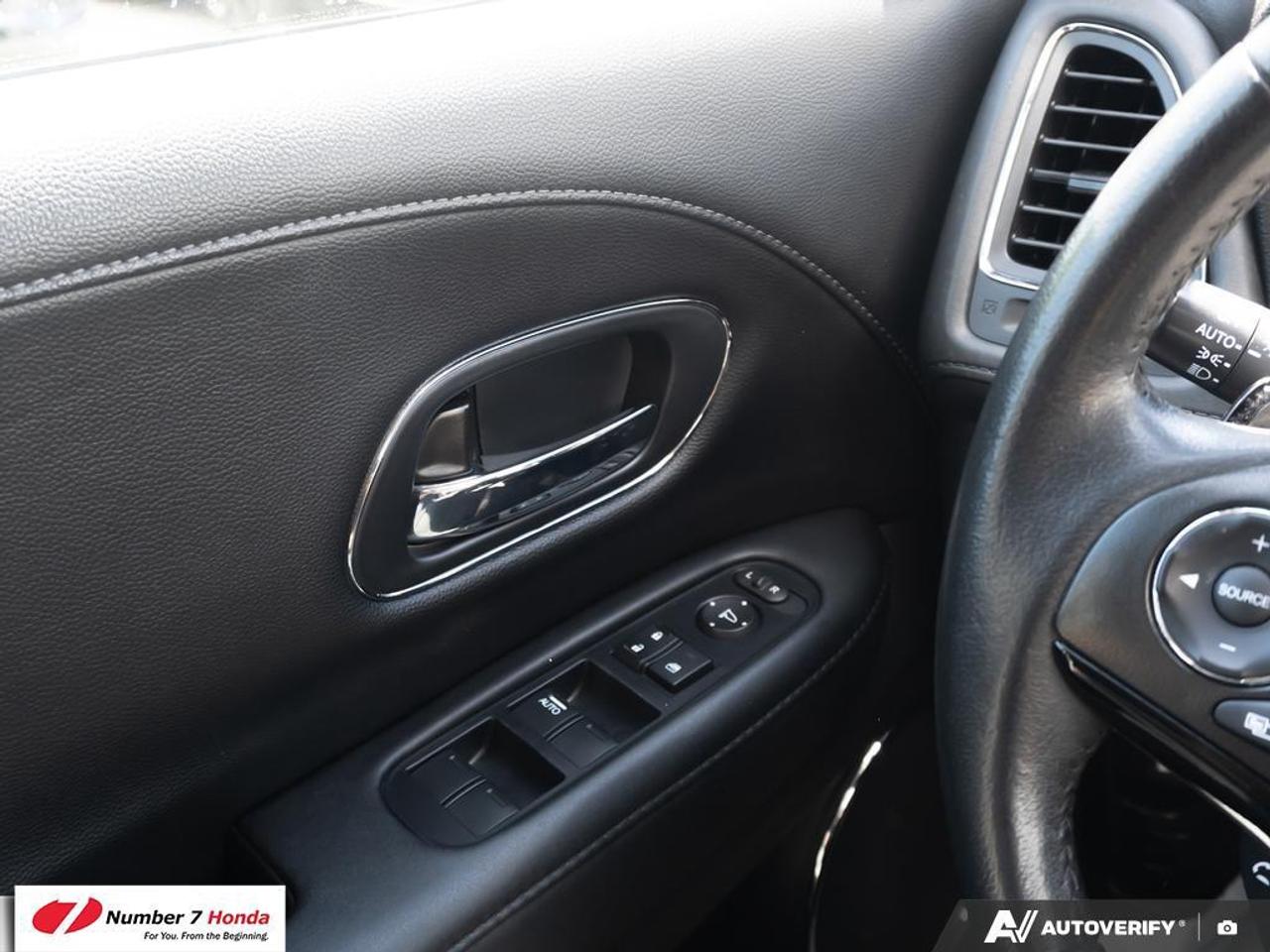 2019 Honda HR-V Touring *NO REPORTED ACCIDENTS*ONE OWNER Photo