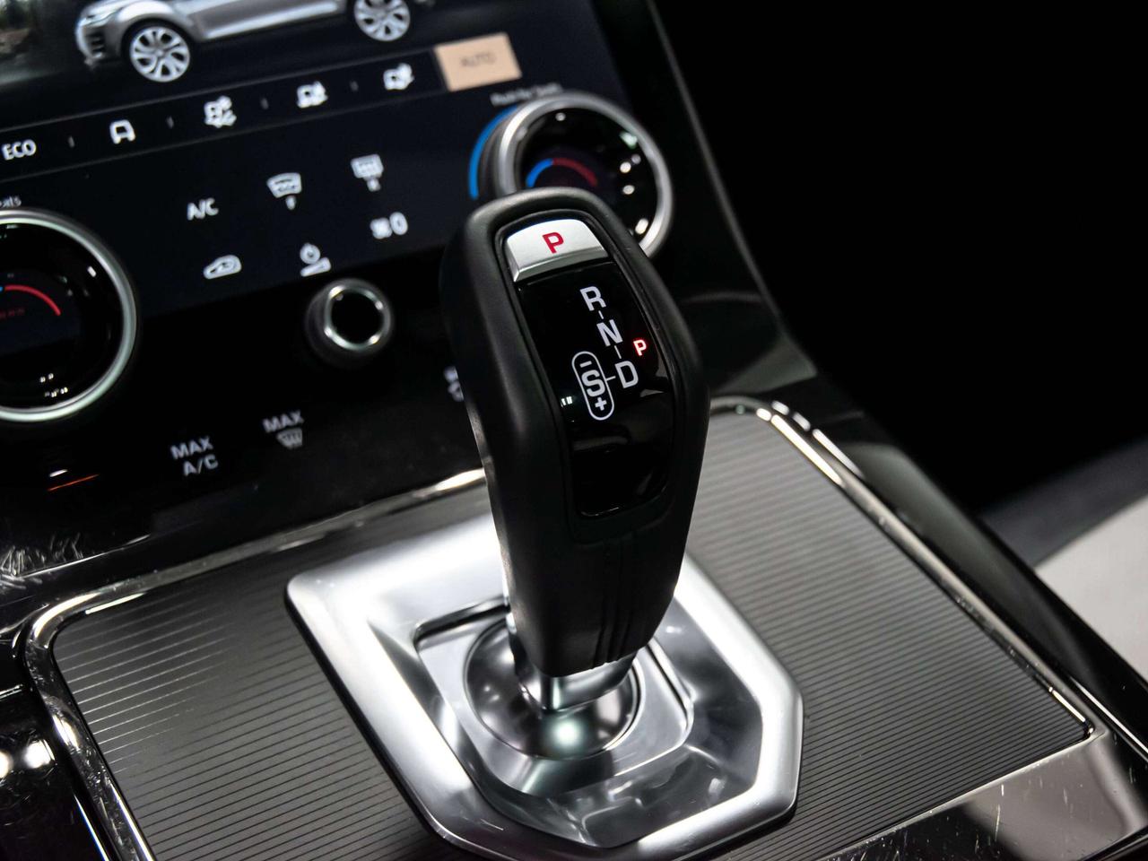 2023 Land Rover Range Rover Evoque P250 R-DYNAMIC SE NAVIGATION REAR VIEW CAMERA Photo