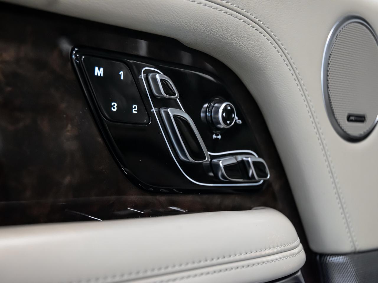 2019 Land Rover Range Rover V8 SUPERCHARGED SWB REAR DVD HEADS UP NAVI Photo