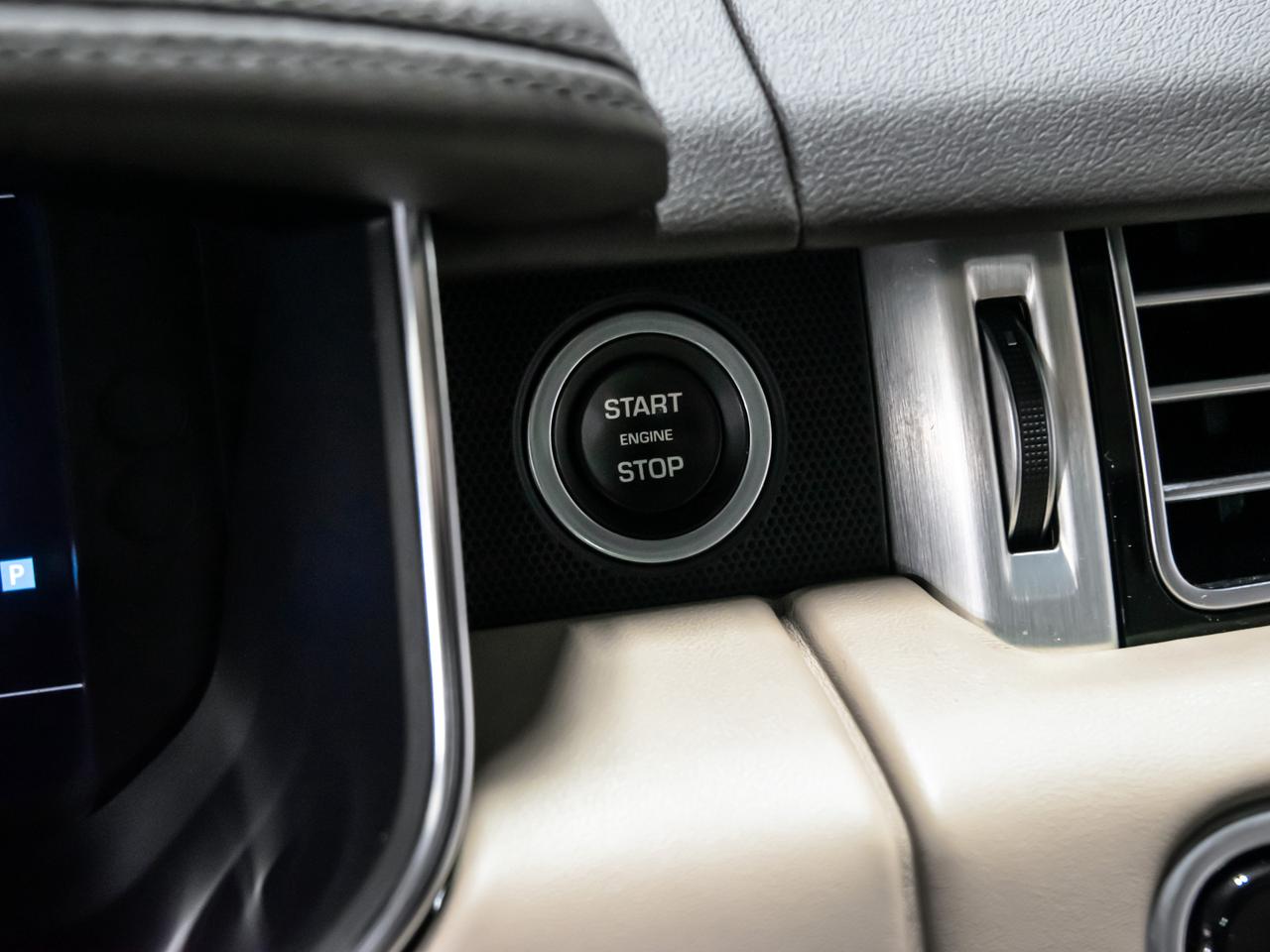2019 Land Rover Range Rover V8 SUPERCHARGED SWB REAR DVD HEADS UP NAVI Photo