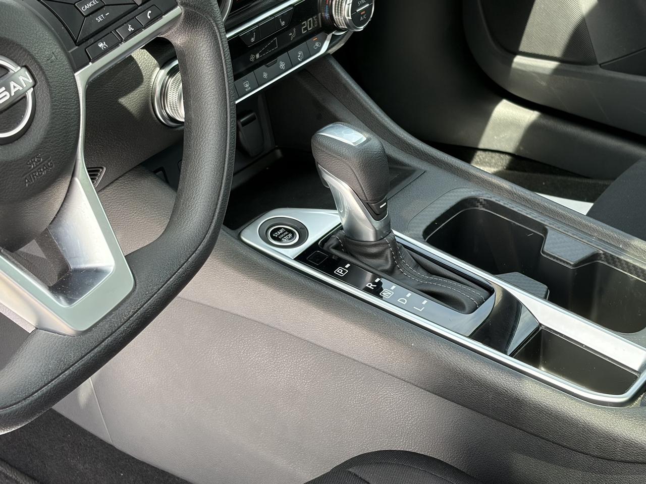 2024 Nissan Sentra SV/PWR SUN ROOF/BACK UP CAM/CALL PICTON Photo