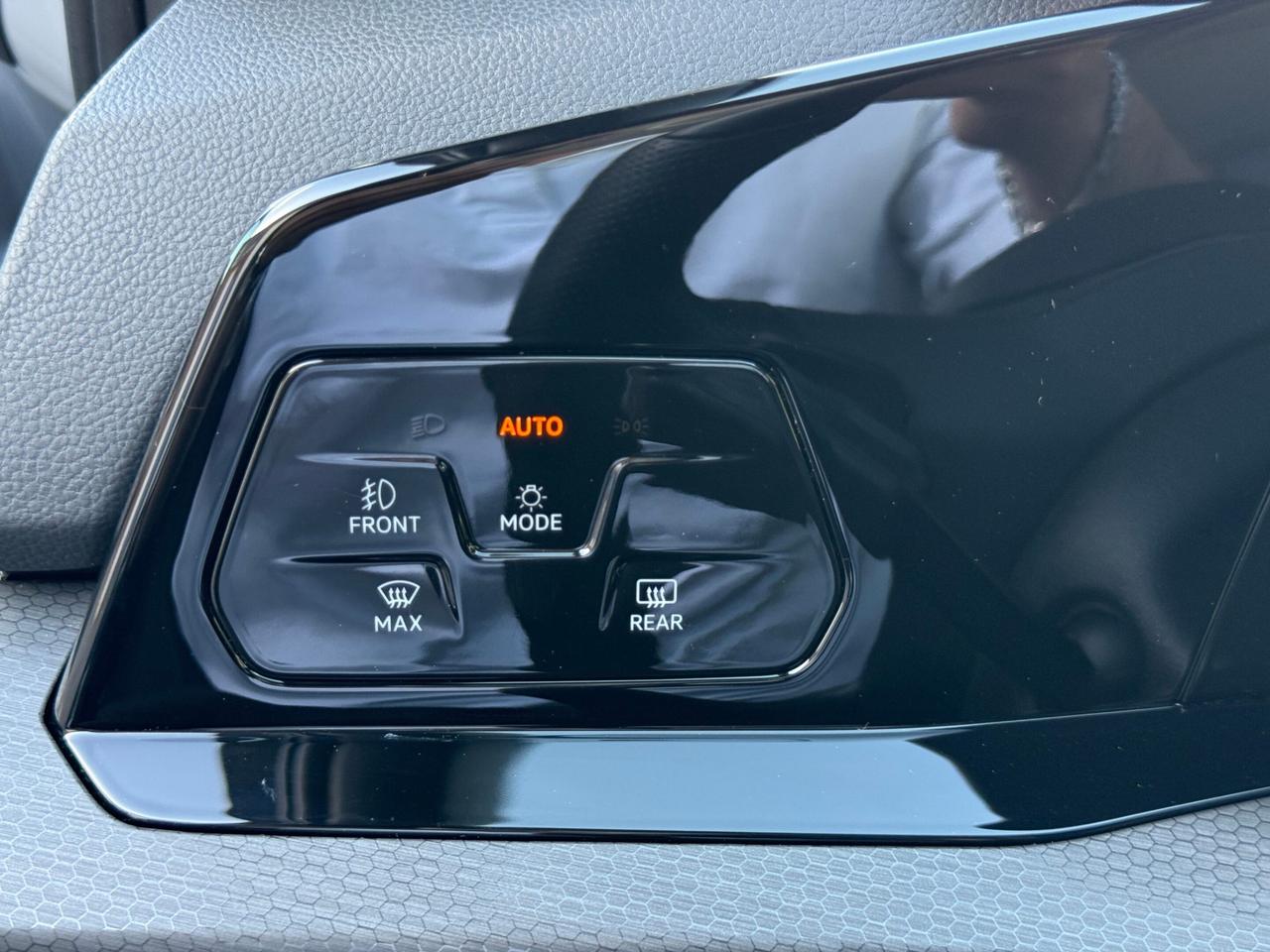 2022 Volkswagen Golf GTI GTI    ONE OWNER   NO ACCIDENT Photo