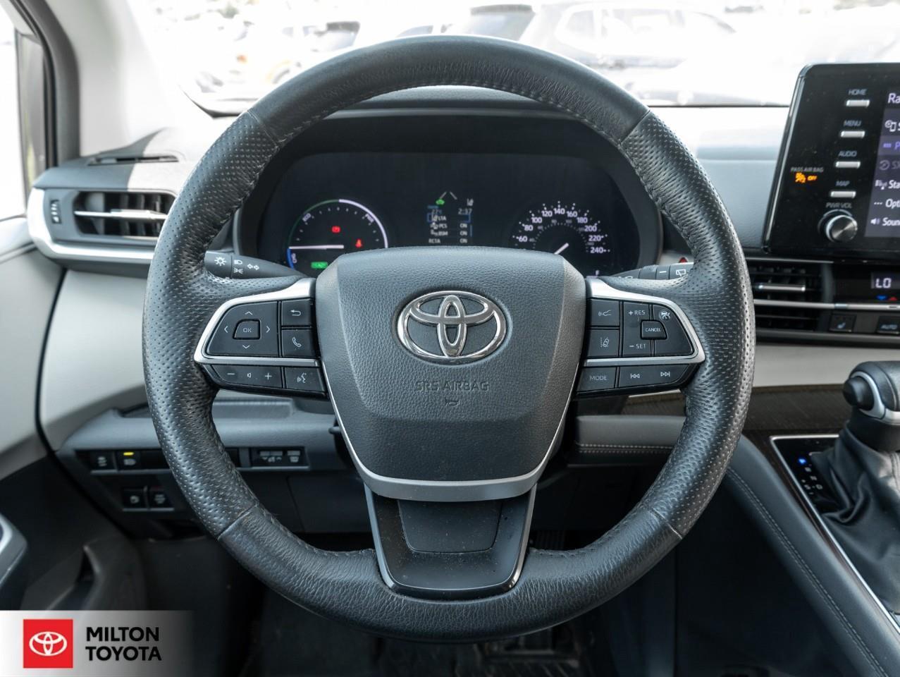 2024 Toyota Sienna 8 PASSENGER SUNROOF LEATHER REMOTE CONNECT ONE OWN Photo