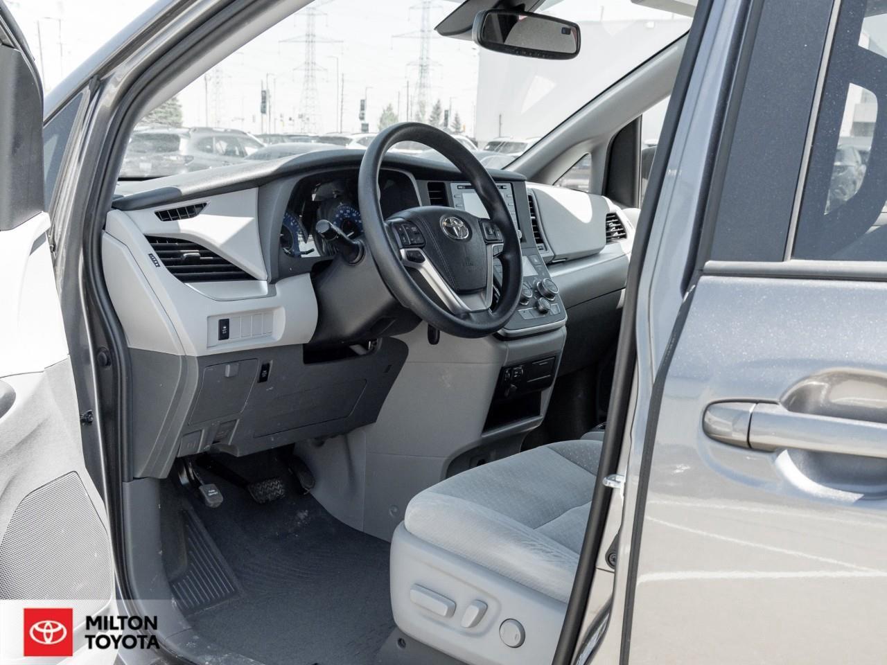 2020 Toyota Sienna 8 PASSENGER HEATED SEATS CAMERA TOUCH SCREEN NEW T Photo