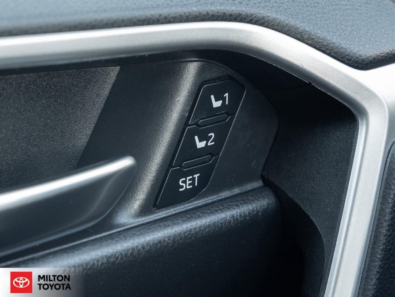 2024 Toyota RAV4 Hybrid PREMIUM AWD LEATHER SEATING SUNROOF CARPLAY ONE OW Photo