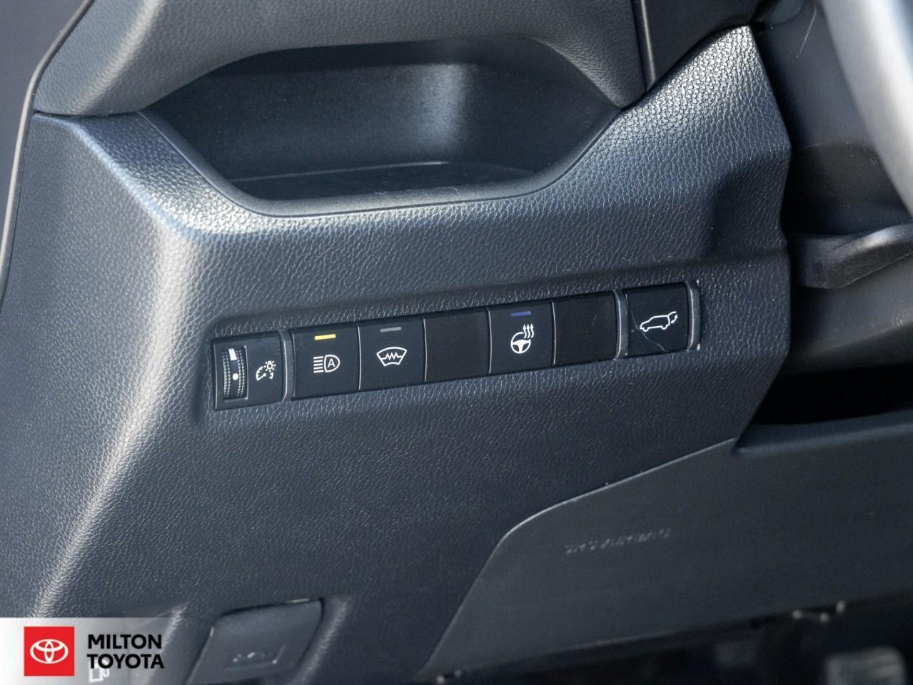 2024 Toyota RAV4 Hybrid PREMIUM AWD LEATHER SEATING SUNROOF CARPLAY ONE OW Photo