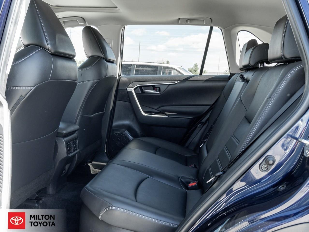 2024 Toyota RAV4 Hybrid PREMIUM AWD LEATHER SEATING SUNROOF CARPLAY ONE OW Photo