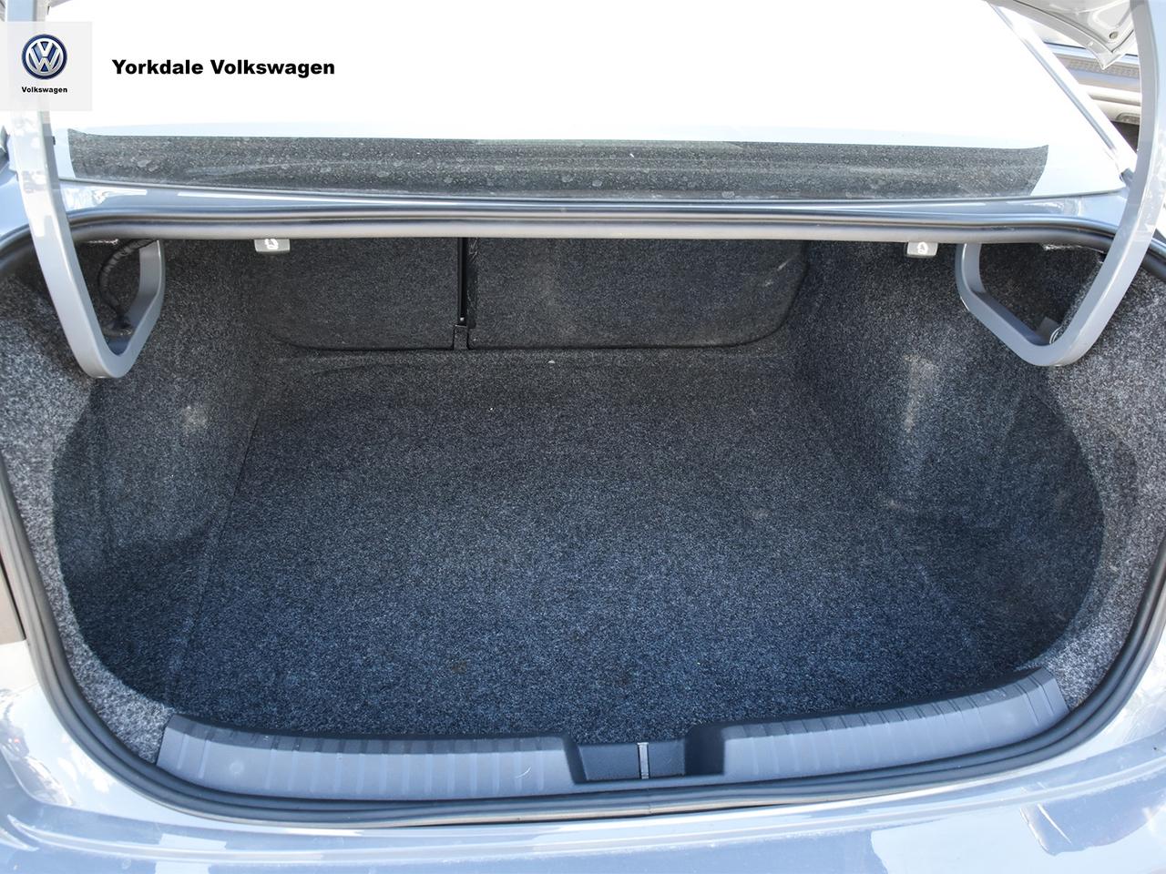2023 Volkswagen Jetta GLI Manual Photo