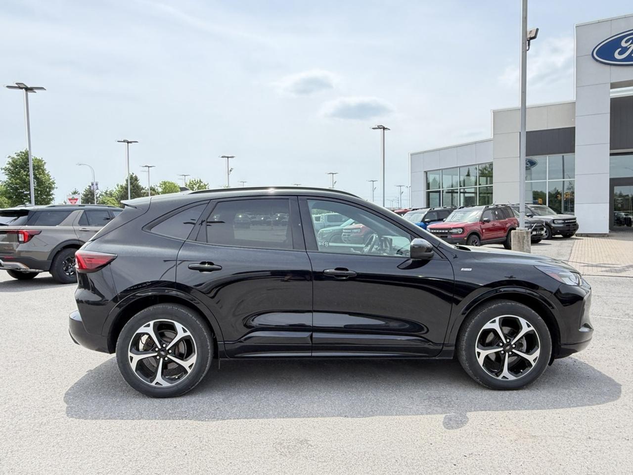 2023 Ford Escape ST-Line Select 4dr All-Wheel Drive Photo