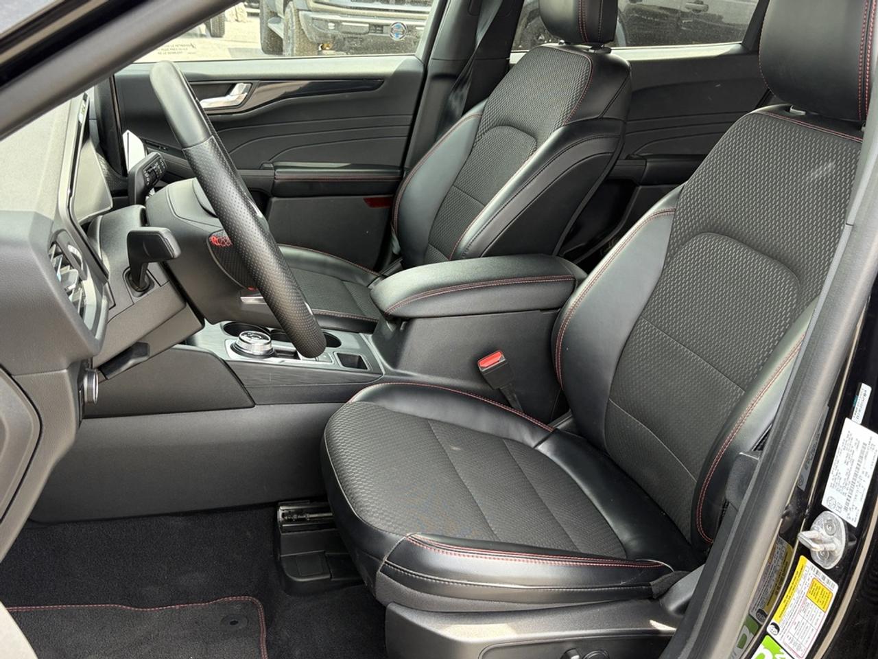 2023 Ford Escape ST-Line Select 4dr All-Wheel Drive Photo