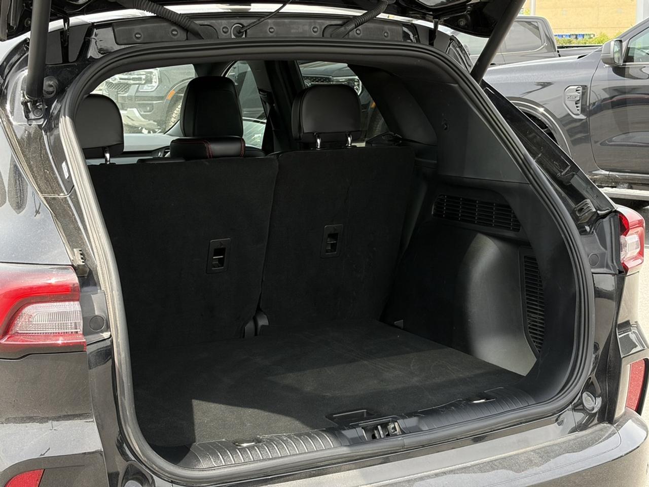 2023 Ford Escape ST-Line Select 4dr All-Wheel Drive Photo