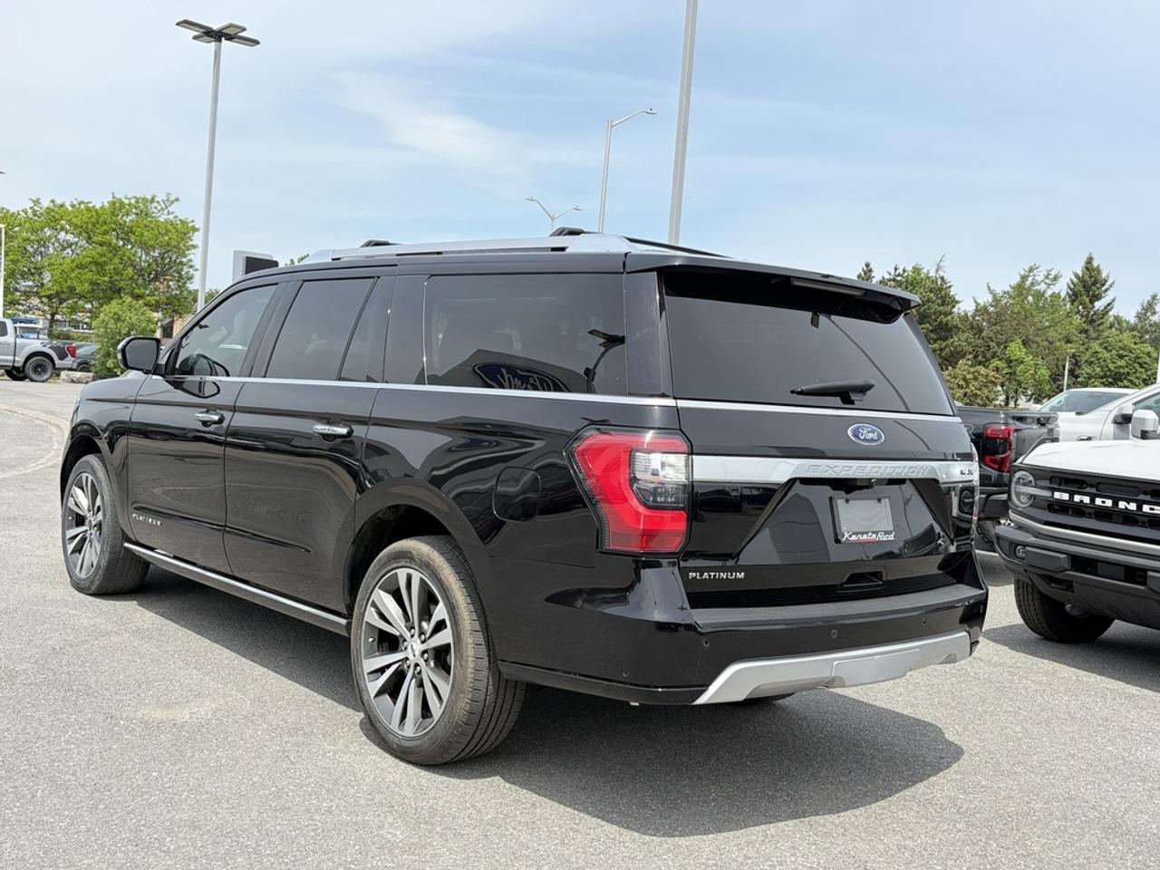 2021 Ford Expedition Max Platinum 4dr 4x4 Photo