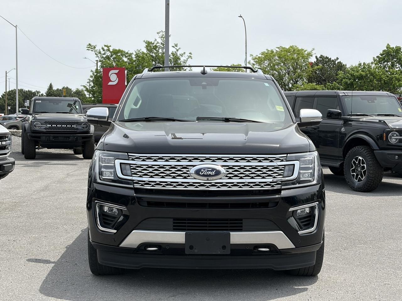 2021 Ford Expedition Max Platinum 4dr 4x4 Photo