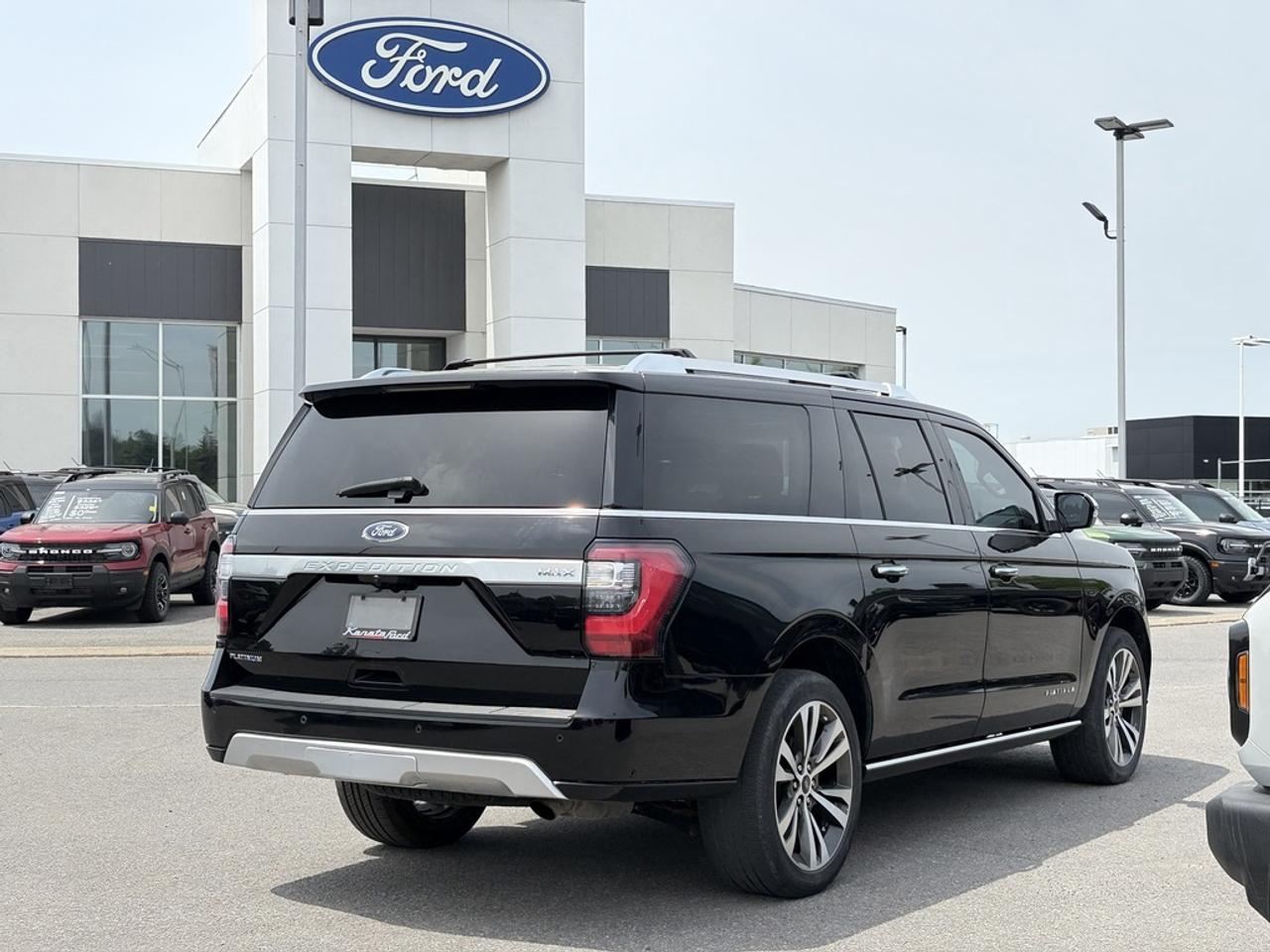 2021 Ford Expedition Max Platinum 4dr 4x4 Photo