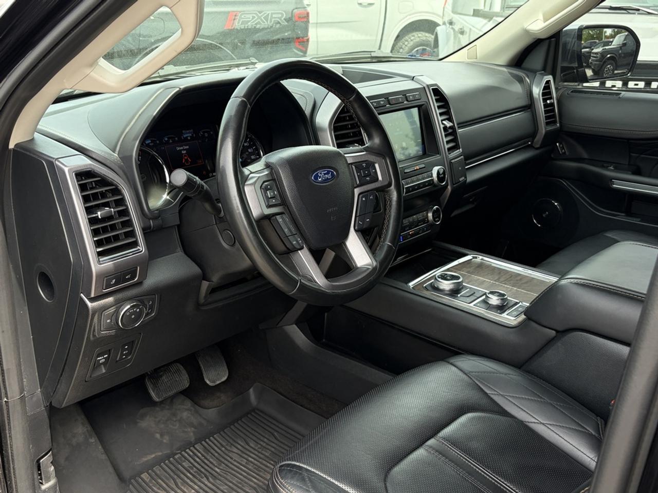 2021 Ford Expedition Max Platinum 4dr 4x4 Photo