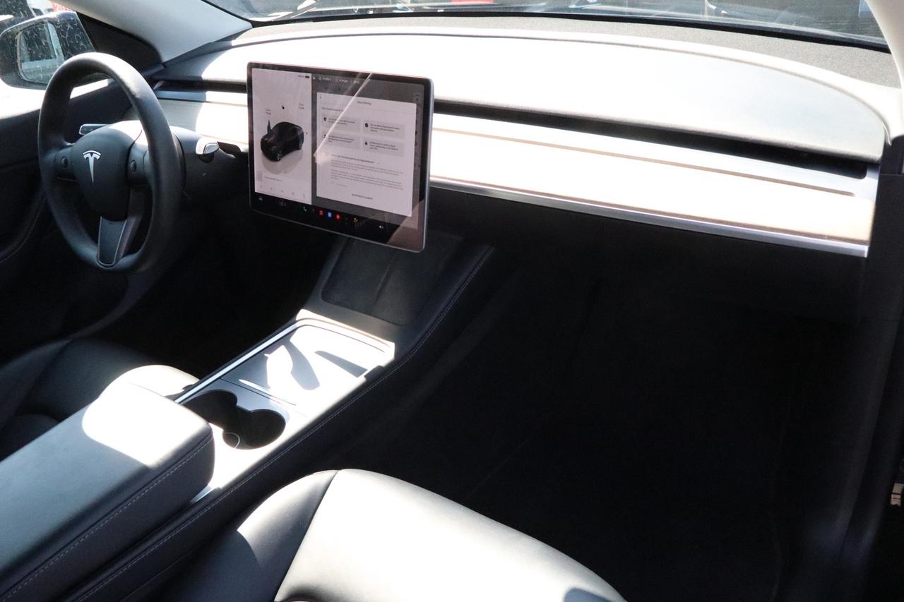 2022 Tesla Model Y Long Range   Dual Motor   Well Maintained Photo