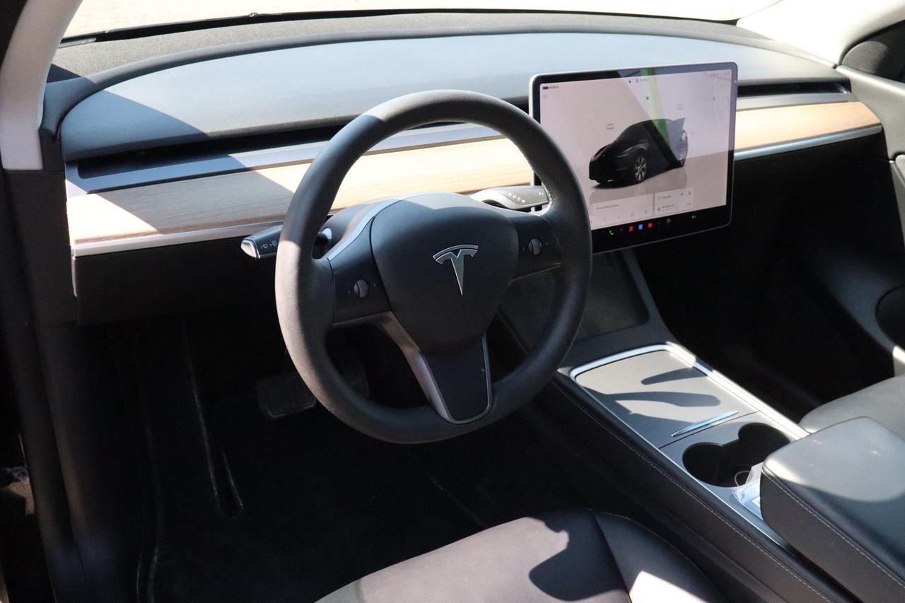 2022 Tesla Model Y Long Range   Dual Motor   Well Maintained Photo