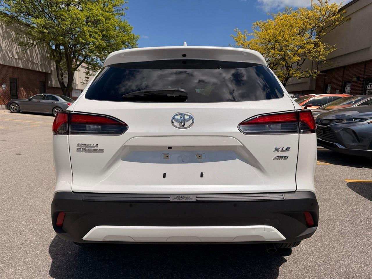 2024 Toyota Corolla Cross XLE AWD, ONE OWNER, SUNROOF, PUSH BUTTON START Photo