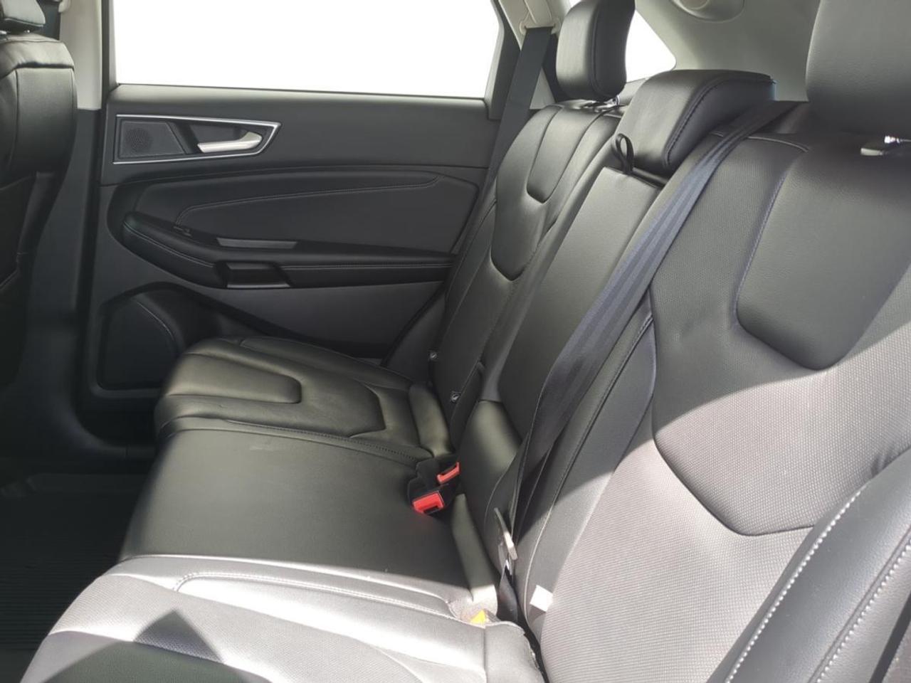 2022 Ford Edge Titanium AWD Photo