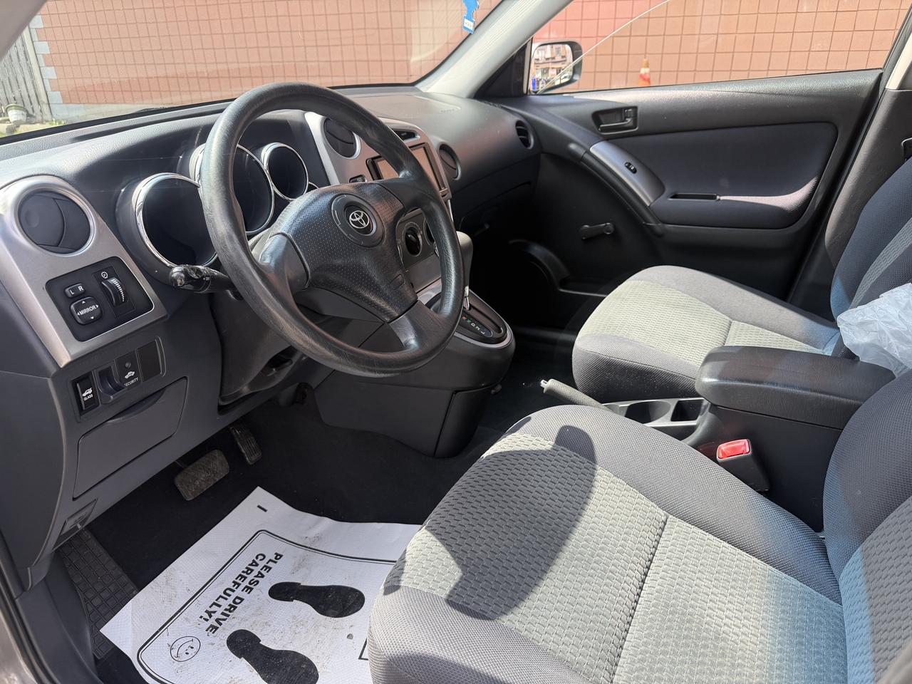 2006 Toyota Matrix 5dr Wgn Auto Photo