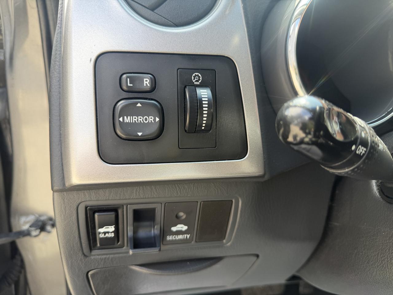 2006 Toyota Matrix 5dr Wgn Auto Photo