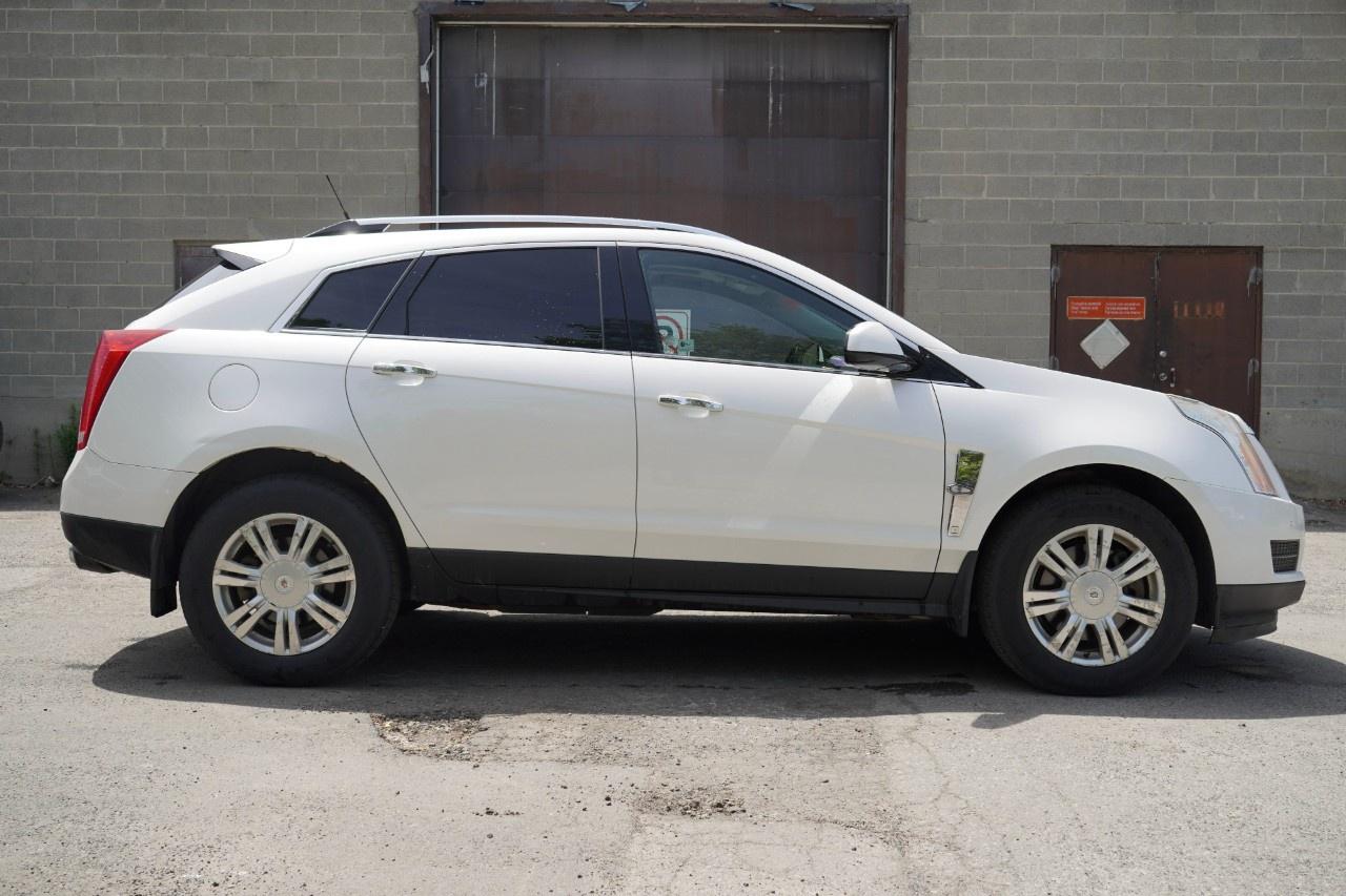 2010 Cadillac SRX AWD 4dr 3.0 Luxury Photo