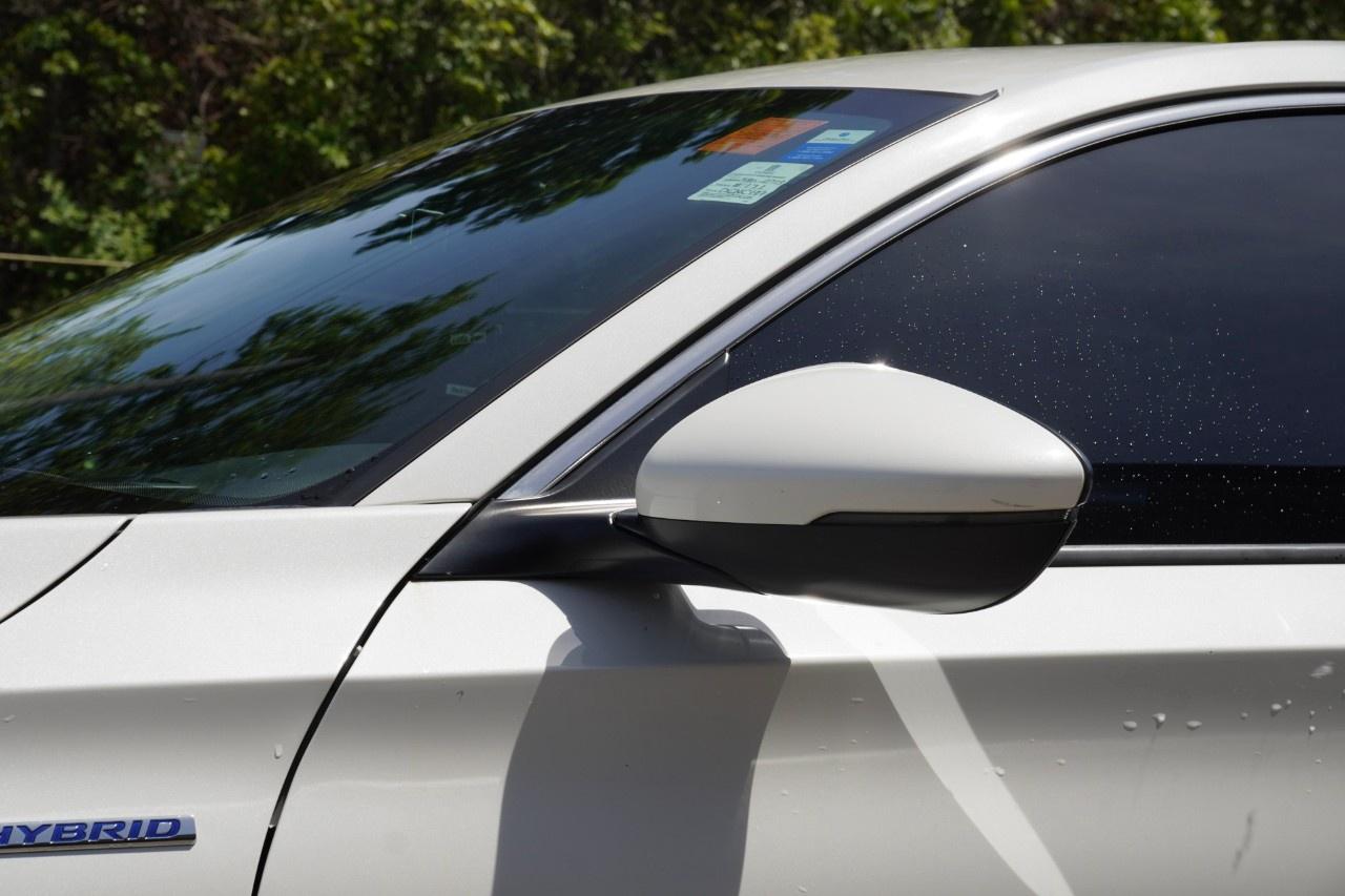 2018 Honda Accord Hybrid Touring CVT Hybrid Sedan Photo