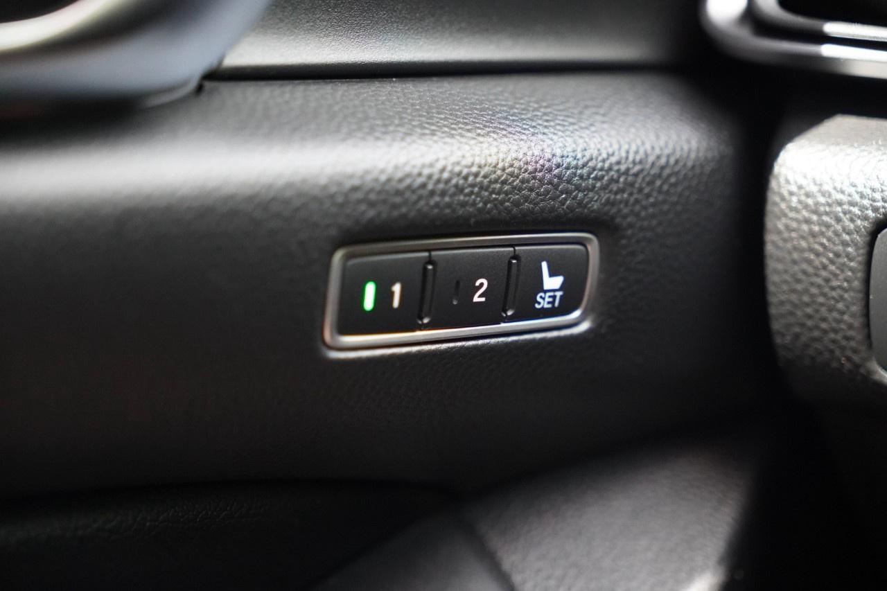 2018 Honda Accord Hybrid Touring CVT Hybrid Sedan Photo
