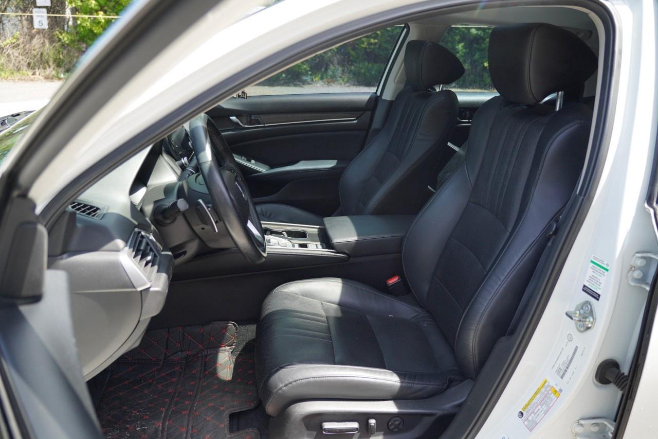 2018 Honda Accord Hybrid Touring CVT Hybrid Sedan Photo